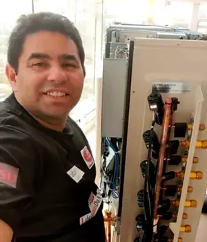 Professor Luciano Freitas - Curso de ar-condicionado